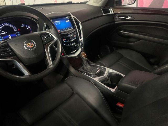 Photo of 2016 Radiant Silver Metallic Cadillac SRX