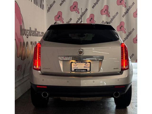 Photo of 2016 Radiant Silver Metallic Cadillac SRX