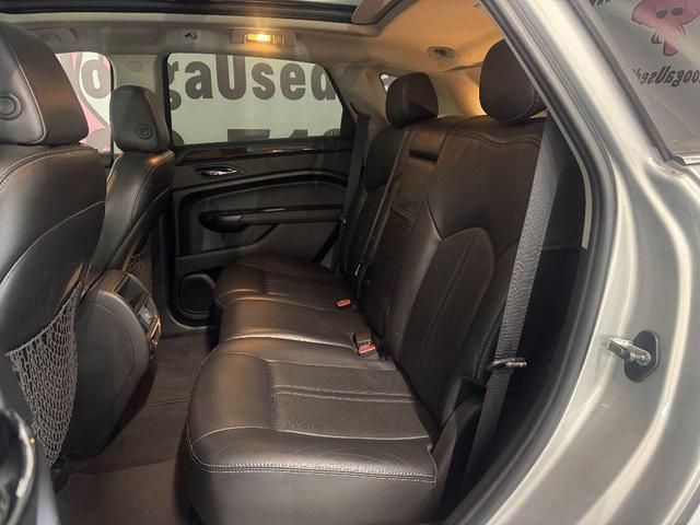 Photo of 2016 Radiant Silver Metallic Cadillac SRX