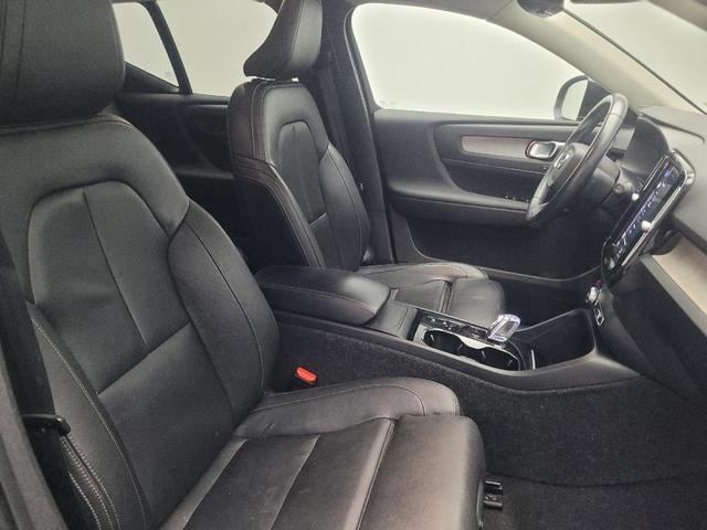 Photo of 2021 Black Volvo XC40