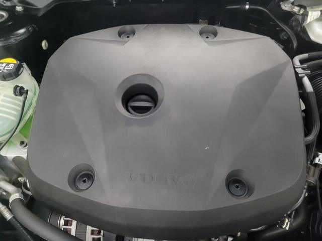 Photo of 2021 Black Volvo XC40