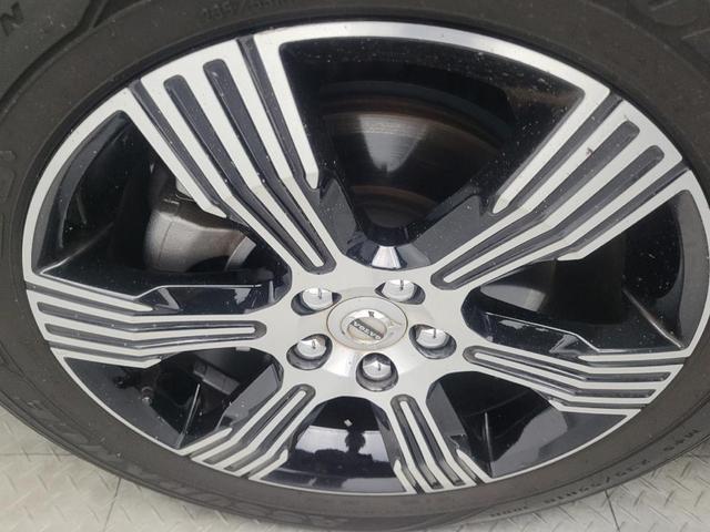 Photo of 2021 Black Volvo XC40