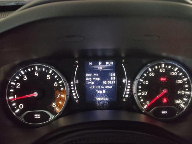 Photo of 2015 Omaha Orange Jeep Renegade