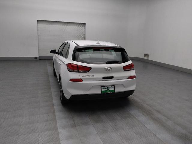 Photo of 2018 Ceramic White Hyundai Elantra GT