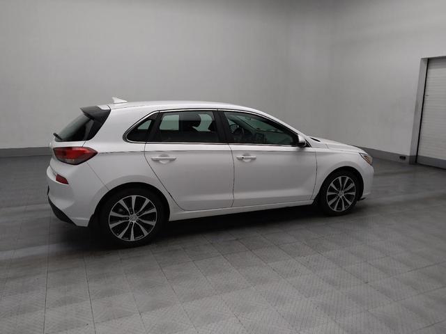 Photo of 2018 Ceramic White Hyundai Elantra GT