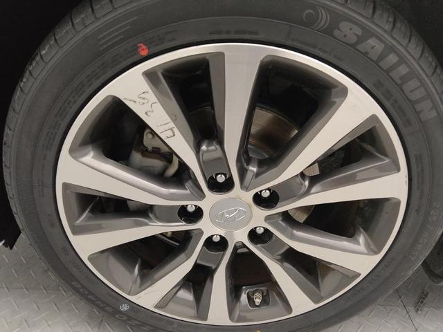 Photo of 2018 Ceramic White Hyundai Elantra GT