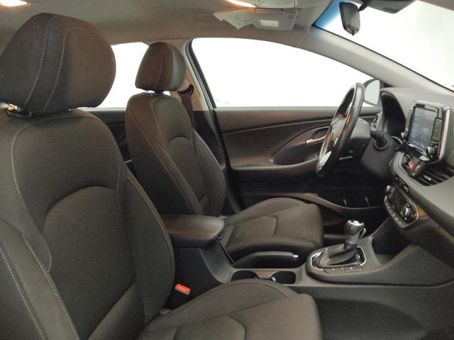 Photo of 2018 Ceramic White Hyundai Elantra GT