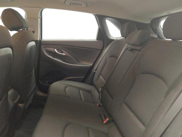 Photo of 2018 Ceramic White Hyundai Elantra GT