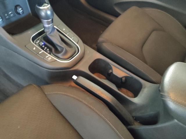 Photo of 2018 Ceramic White Hyundai Elantra GT