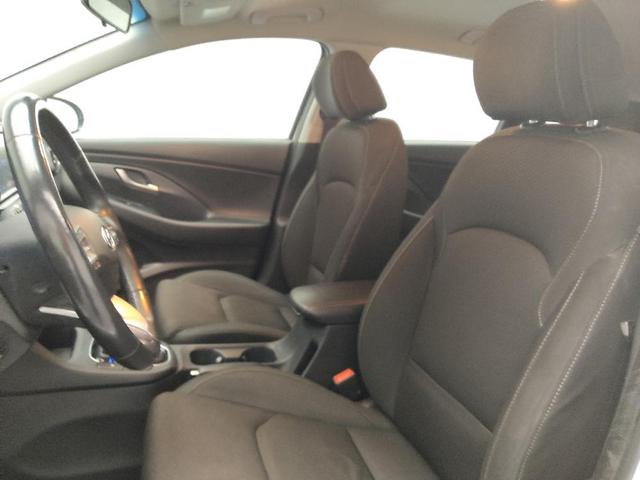 Photo of 2018 Ceramic White Hyundai Elantra GT
