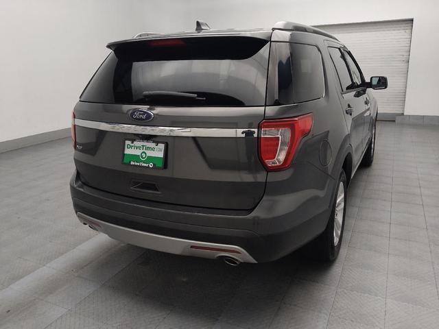 Photo of 2017 Gray Ford Explorer