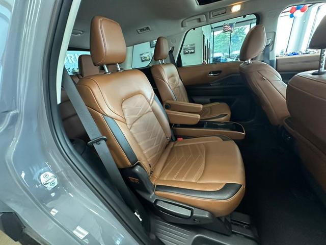 Photo of 2023 Boulder Gray Pearl Nissan Pathfinder