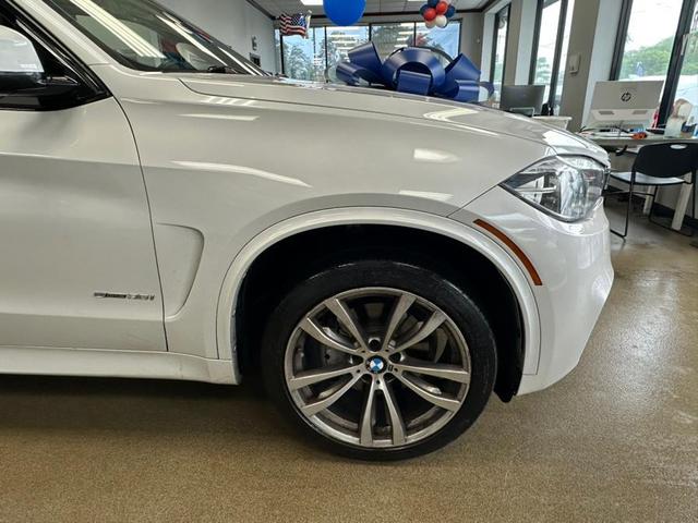Photo of 2017 Alpine White BMW X5