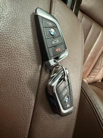 Photo of 2017 Alpine White BMW X5