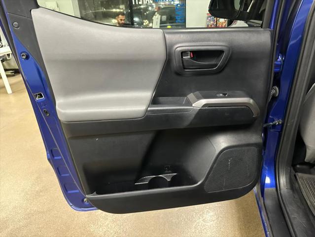 Photo of 2022 Blue Crush Metallic Toyota Tacoma