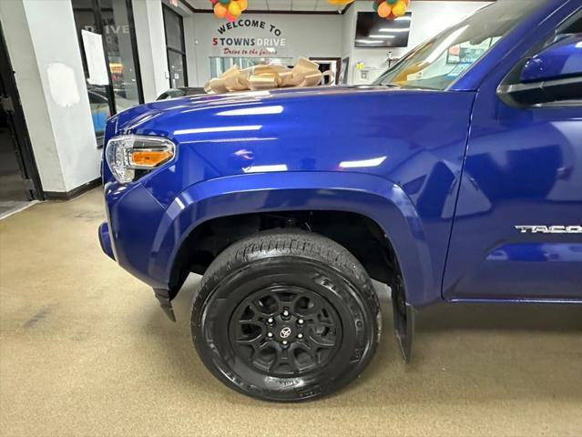 Photo of 2022 Blue Crush Metallic Toyota Tacoma