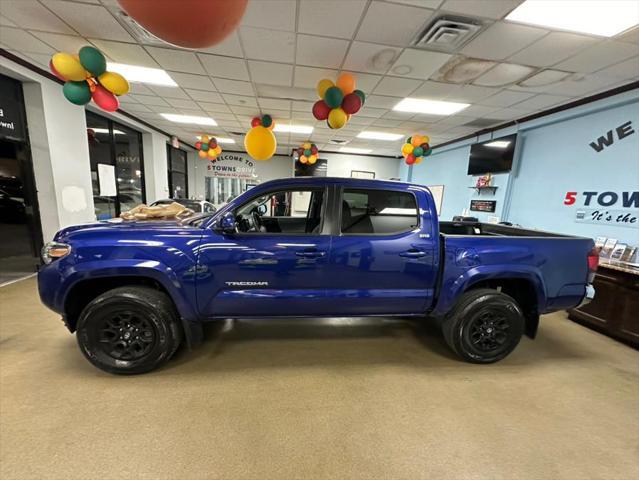 Photo of 2022 Blue Crush Metallic Toyota Tacoma