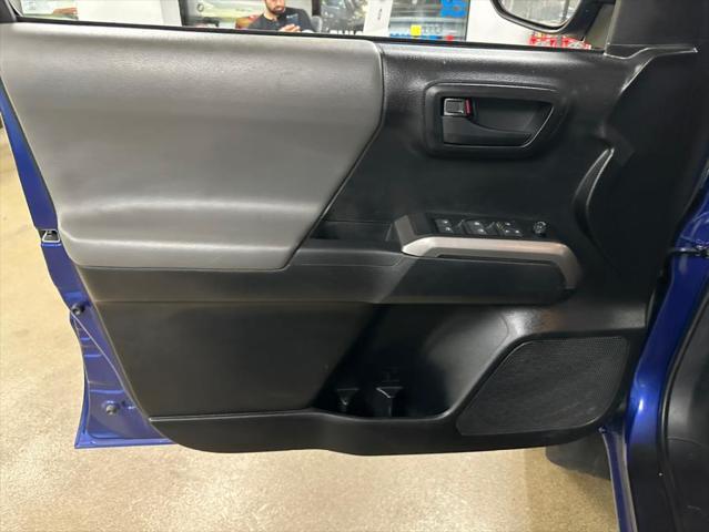 Photo of 2022 Blue Crush Metallic Toyota Tacoma