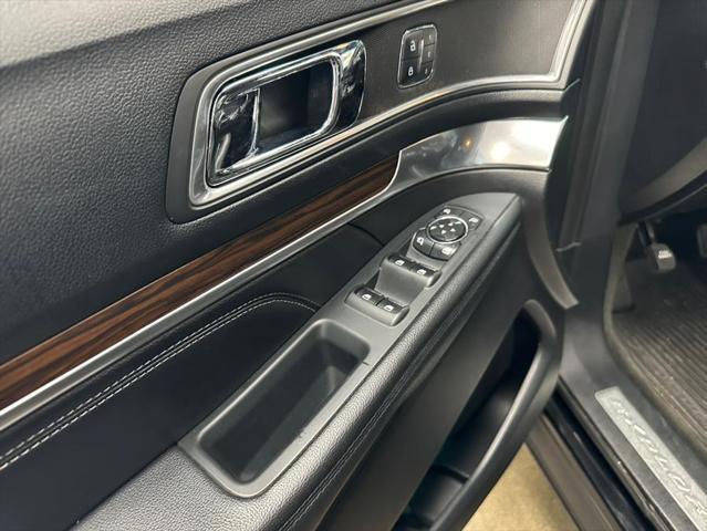 Photo of 2016 Shadow Black Ford Explorer