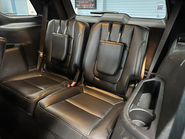 Photo of 2016 Shadow Black Ford Explorer