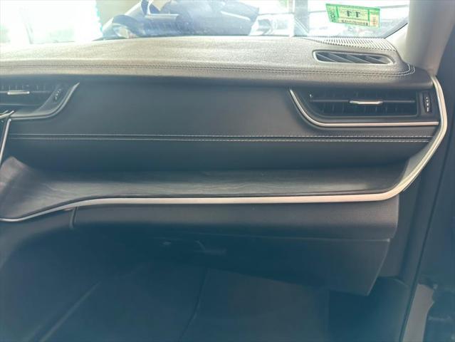 Photo of 2021 Baltic Gray Metallic Clearcoat Jeep Grand Cherokee L