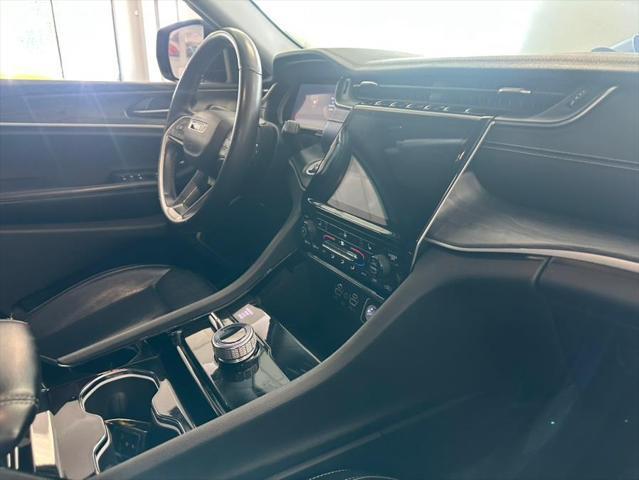 Photo of 2021 Baltic Gray Metallic Clearcoat Jeep Grand Cherokee L