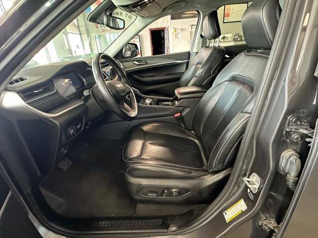 Photo of 2021 Baltic Gray Metallic Clearcoat Jeep Grand Cherokee L
