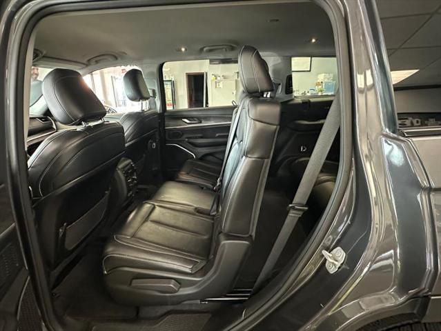 Photo of 2021 Baltic Gray Metallic Clearcoat Jeep Grand Cherokee L