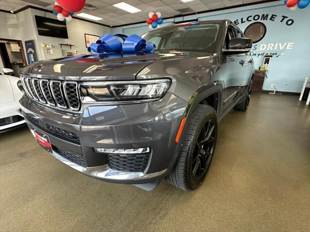 Photo of 2021 Baltic Gray Metallic Clearcoat Jeep Grand Cherokee L