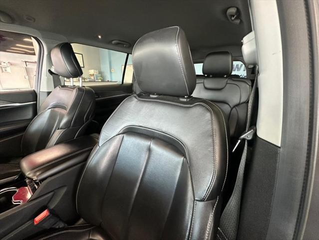 Photo of 2021 Baltic Gray Metallic Clearcoat Jeep Grand Cherokee L