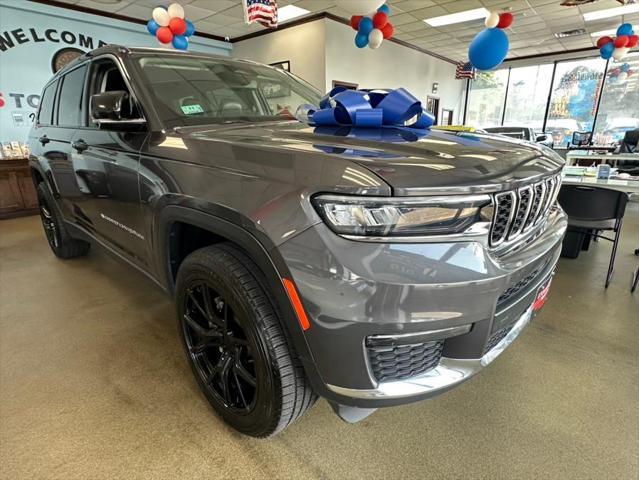 Photo of 2021 Baltic Gray Metallic Clearcoat Jeep Grand Cherokee L