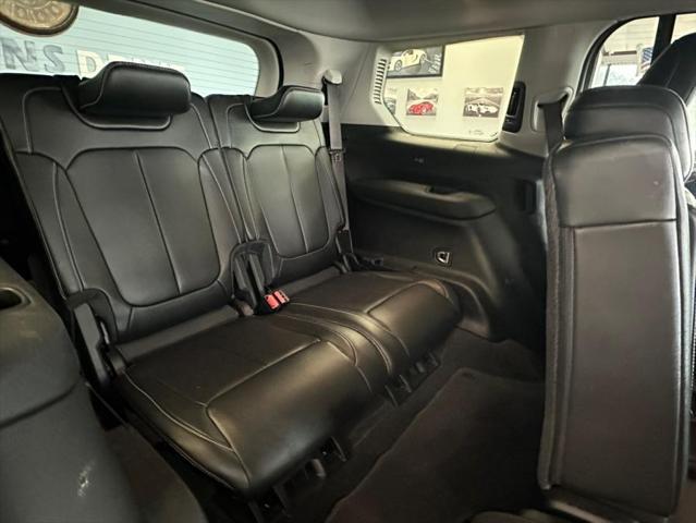 Photo of 2021 Baltic Gray Metallic Clearcoat Jeep Grand Cherokee L