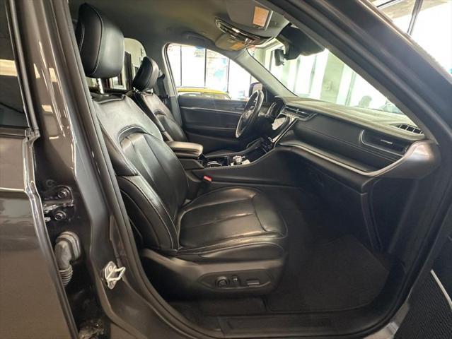 Photo of 2021 Baltic Gray Metallic Clearcoat Jeep Grand Cherokee L
