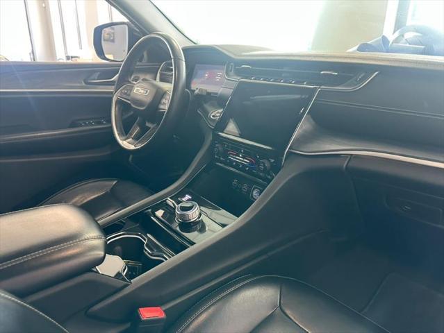 Photo of 2021 Baltic Gray Metallic Clearcoat Jeep Grand Cherokee L