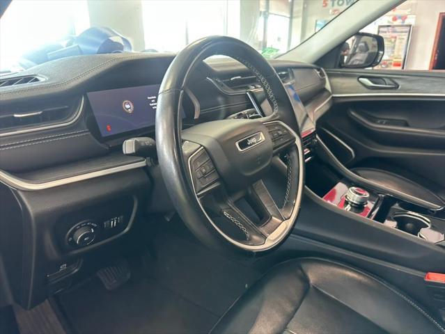 Photo of 2021 Baltic Gray Metallic Clearcoat Jeep Grand Cherokee L