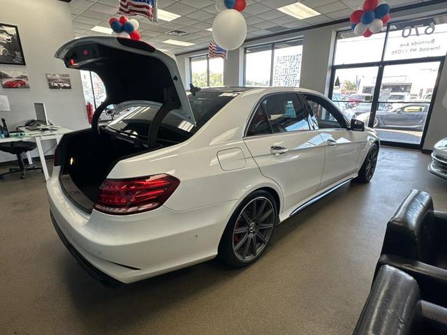 Photo of 2014 Polar White Mercedes-Benz E-Class