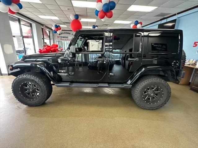 Photo of 2017 Black Clearcoat Jeep Wrangler Unlimited