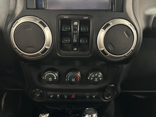 Photo of 2017 Black Clearcoat Jeep Wrangler Unlimited