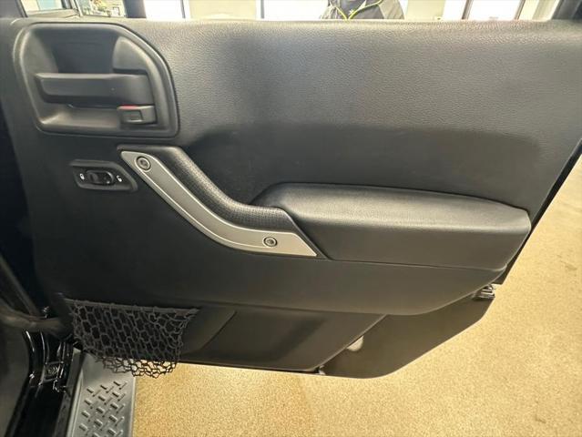 Photo of 2017 Black Clearcoat Jeep Wrangler Unlimited
