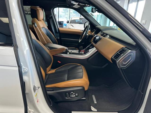 Photo of 2019 Fuji White Land Rover Range Rover Sport