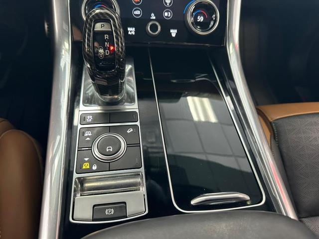 Photo of 2019 Fuji White Land Rover Range Rover Sport