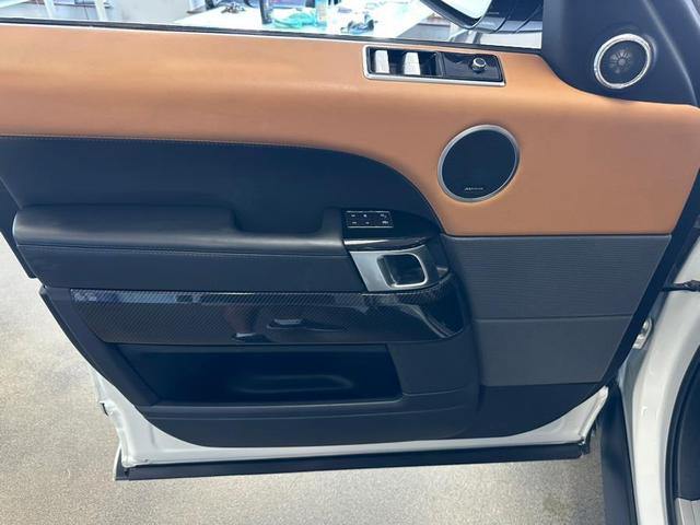 Photo of 2019 Fuji White Land Rover Range Rover Sport