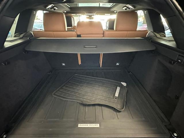 Photo of 2019 Fuji White Land Rover Range Rover Sport