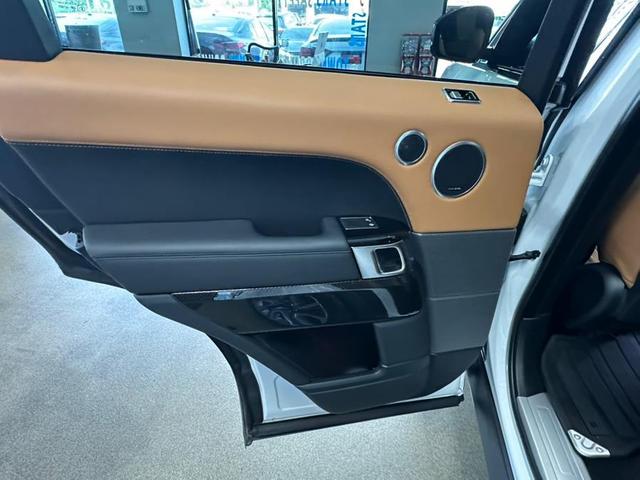 Photo of 2019 Fuji White Land Rover Range Rover Sport