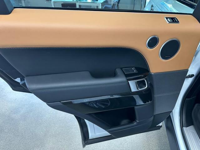 Photo of 2019 Fuji White Land Rover Range Rover Sport