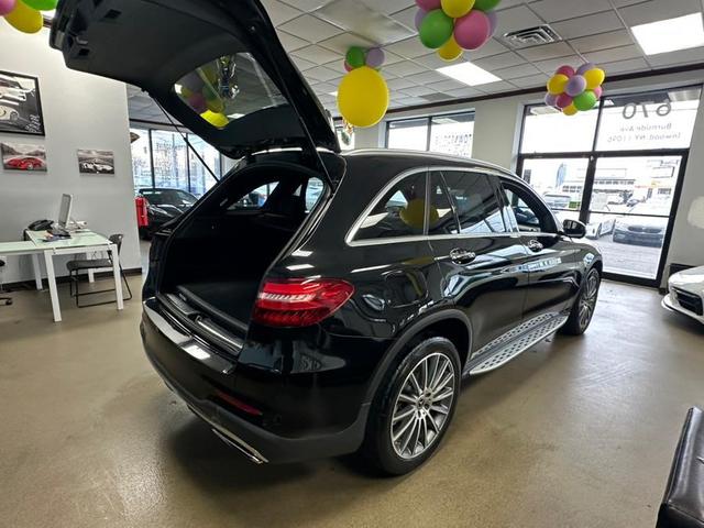 Photo of 2018 Black Mercedes-Benz GLC 350e