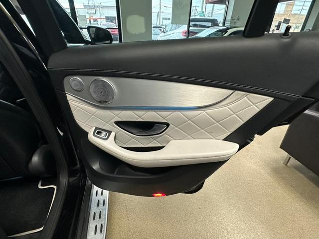 Photo of 2018 Black Mercedes-Benz GLC 350e