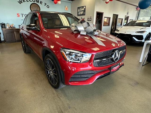 Photo of 2022 MANUFAKTUR Cardinal Red Metallic Mercedes-Benz GLC 300