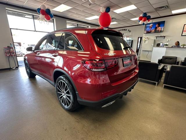 Photo of 2022 MANUFAKTUR Cardinal Red Metallic Mercedes-Benz GLC 300