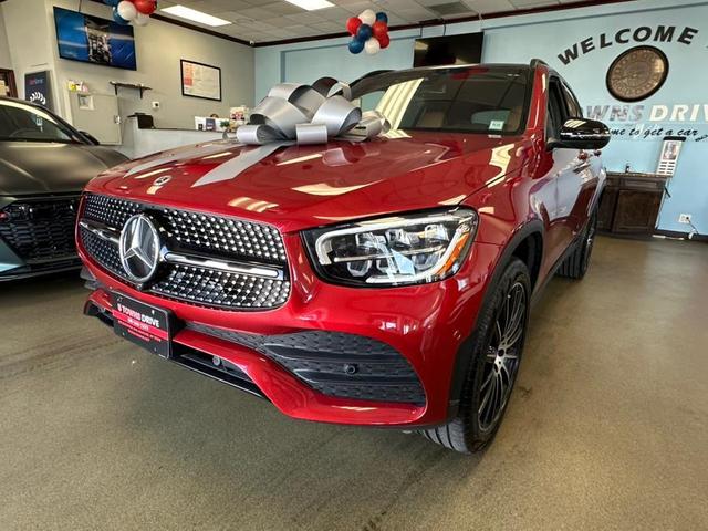 Photo of 2022 MANUFAKTUR Cardinal Red Metallic Mercedes-Benz GLC 300